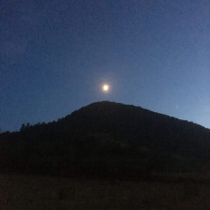 Accoucher : atteindre le sommet de la montangne tout en traversant la nuit