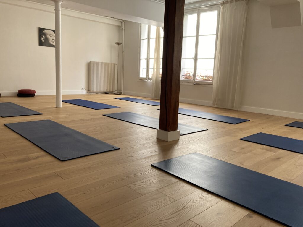 Salle d'Epidaure pour les cours de yoga de Nahalie Mlekuz