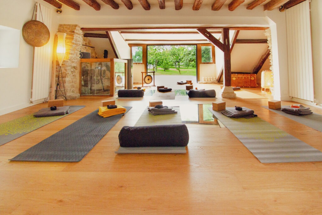 Retraite yoga de printemps au moulin de Tessé